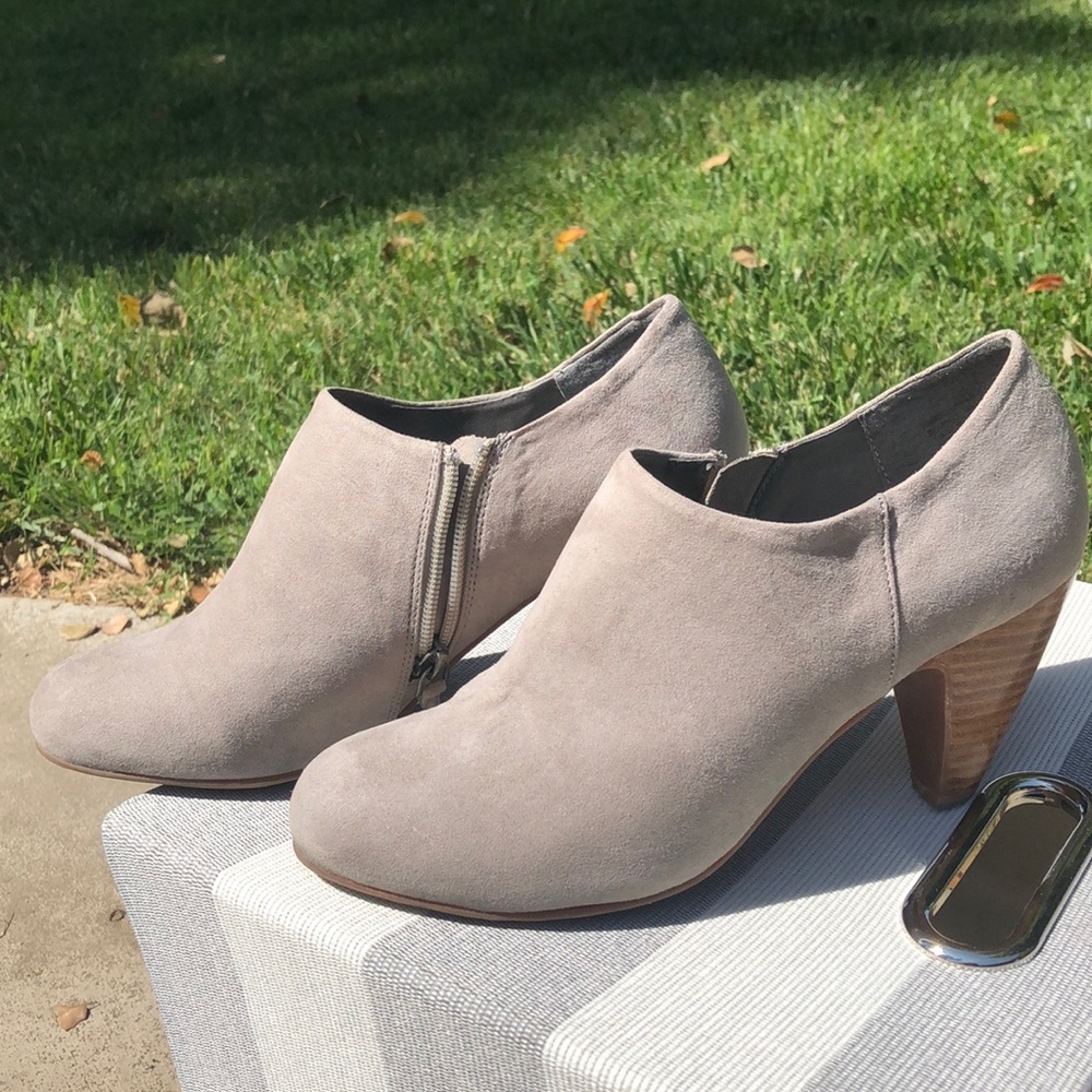 Dove grey booties!